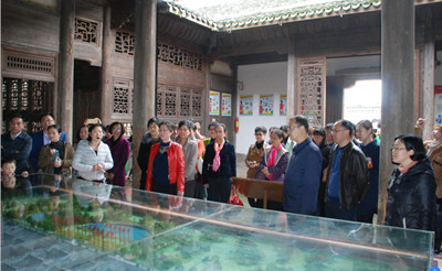 1537338646885722.jpg 教育活動(dòng).jpg